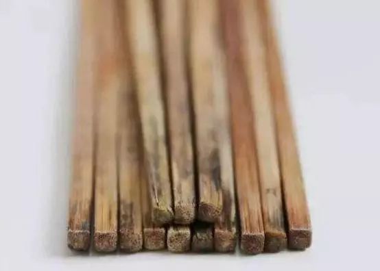 筷子出现霉斑别扔，从家政那学了一个清洁方法(图2)